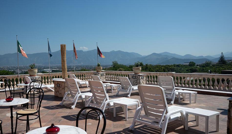 Hotel Sottovento Sant'Egidio del Monte Albino Exteriör bild