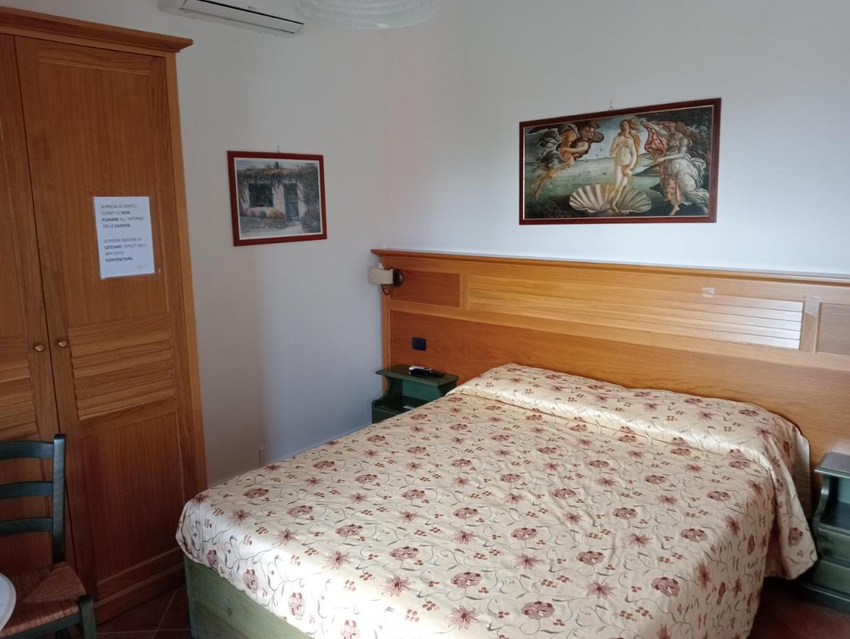 Hotel Sottovento Sant'Egidio del Monte Albino Exteriör bild