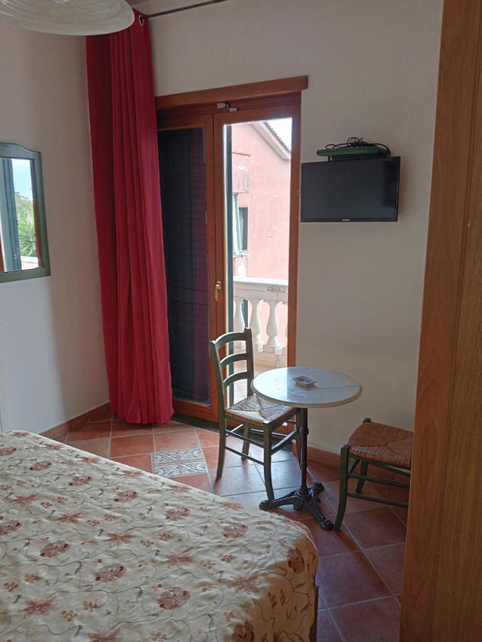 Hotel Sottovento Sant'Egidio del Monte Albino Exteriör bild
