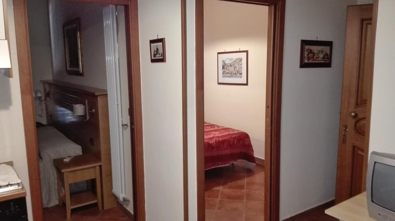 Hotel Sottovento Sant'Egidio del Monte Albino Exteriör bild