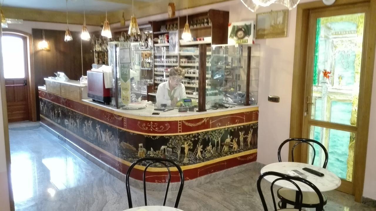 Hotel Sottovento Sant'Egidio del Monte Albino Exteriör bild