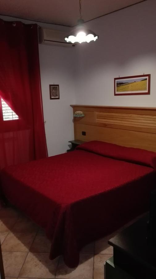 Hotel Sottovento Sant'Egidio del Monte Albino Exteriör bild