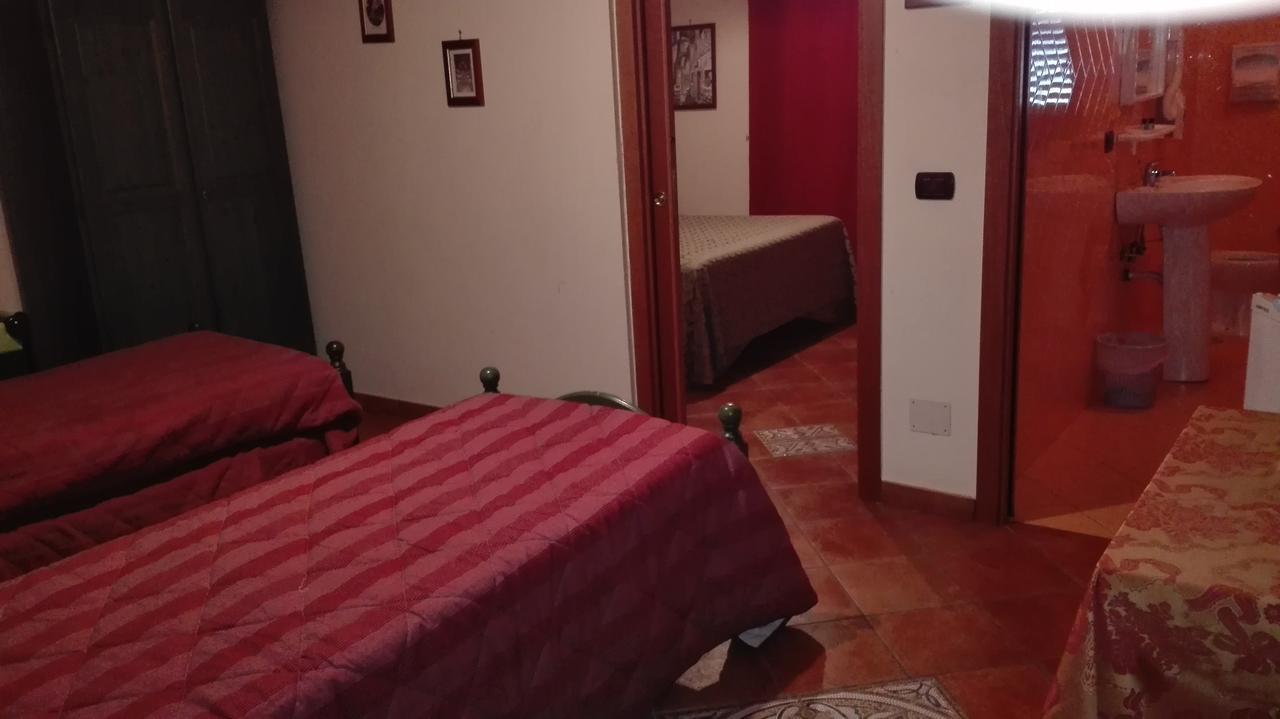 Hotel Sottovento Sant'Egidio del Monte Albino Exteriör bild